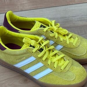 Adidas Yellow and White Stripe Gazelle US7